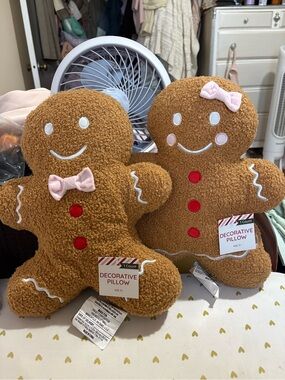 Decorative Gingerbread Plush pillows